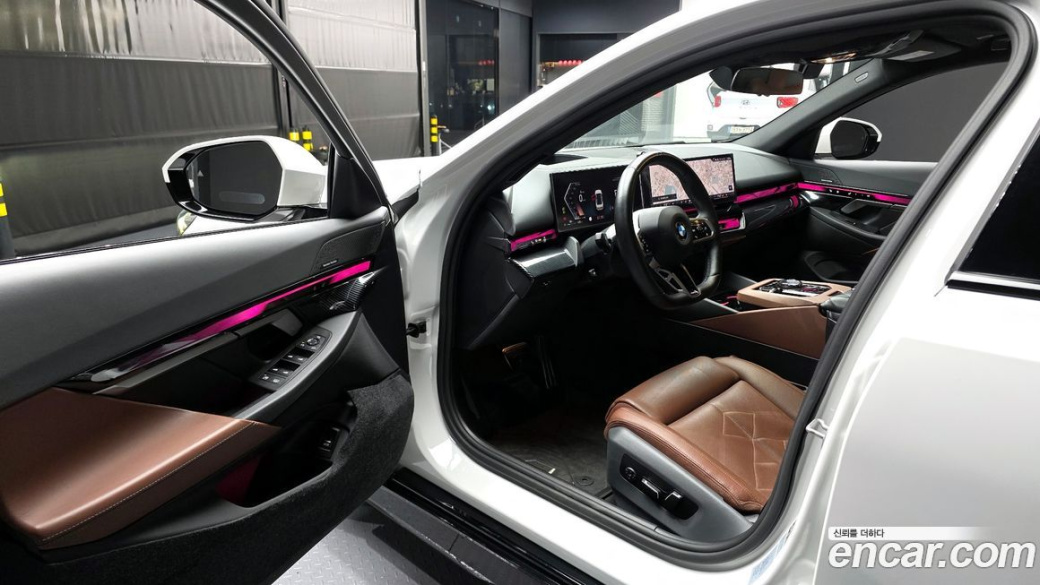 BMW 5-Series 530i xDrive M Sport, 2024
