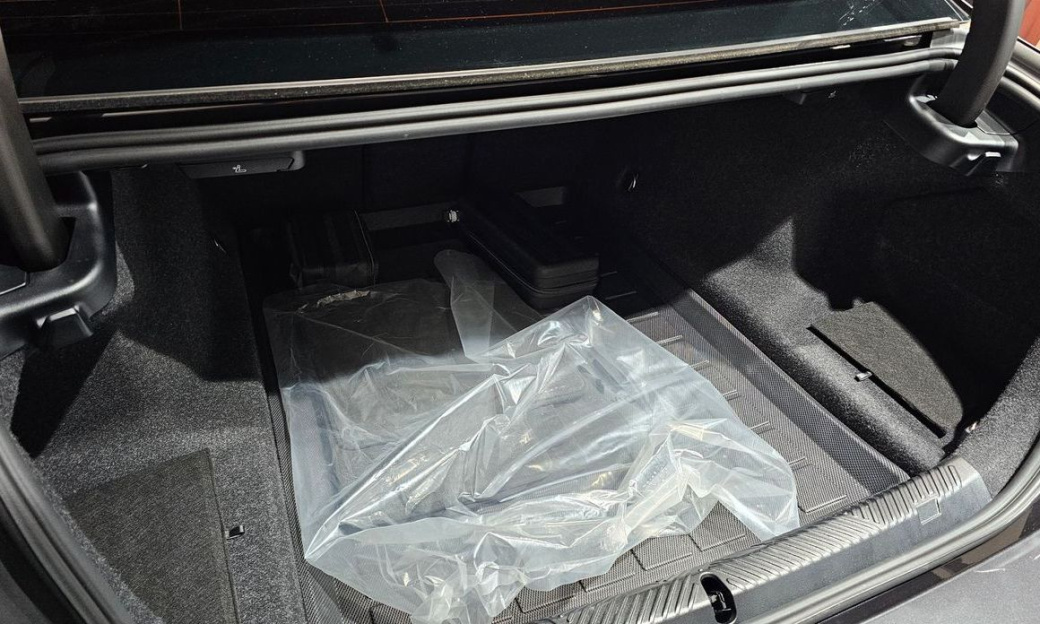 BMW 5-Series 523d, 2025
