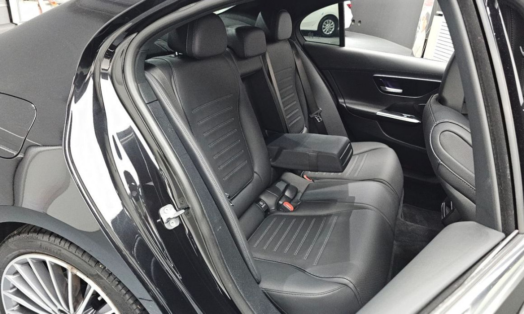 Mercedes-Benz C-Class C300 4MATIC AMG Line, 2024