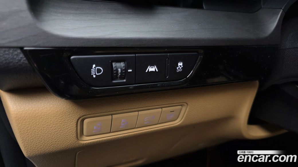 Kia Carnival 9-Seater Signature, 2023