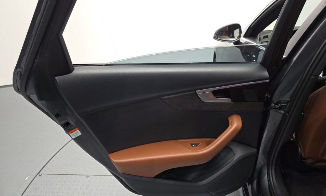 Audi A4 40 TFSI Premium, 2023