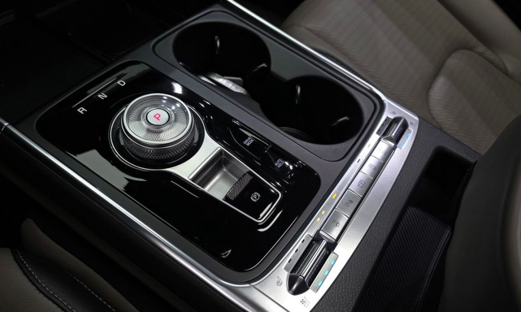 Kia Carnival 9-Seater Noblesse, 2025