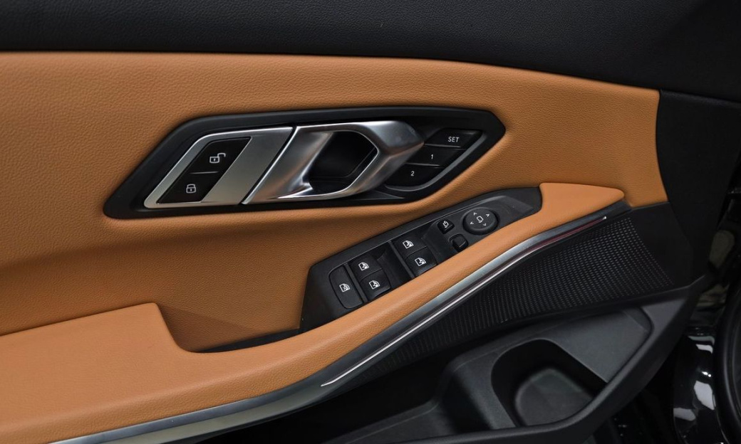 BMW 3-Series 320i, 2023