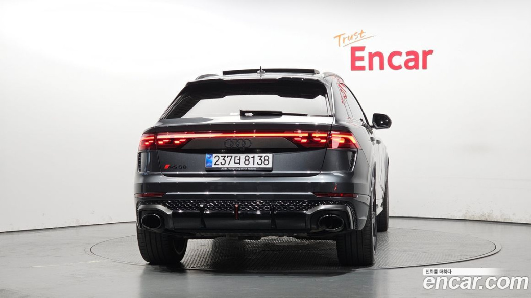 Audi RSQ8 4.0 TFSI Quattro Performance, 2025