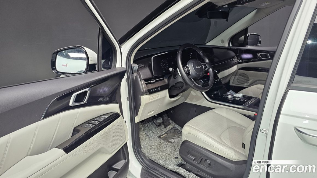Kia Carnival 7-Seater Signature, 2023