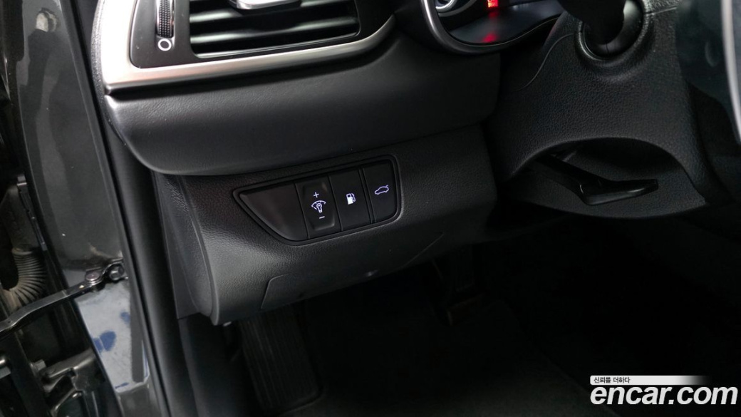 Genesis G70 Gasoline 2.0T 4WD, 2022