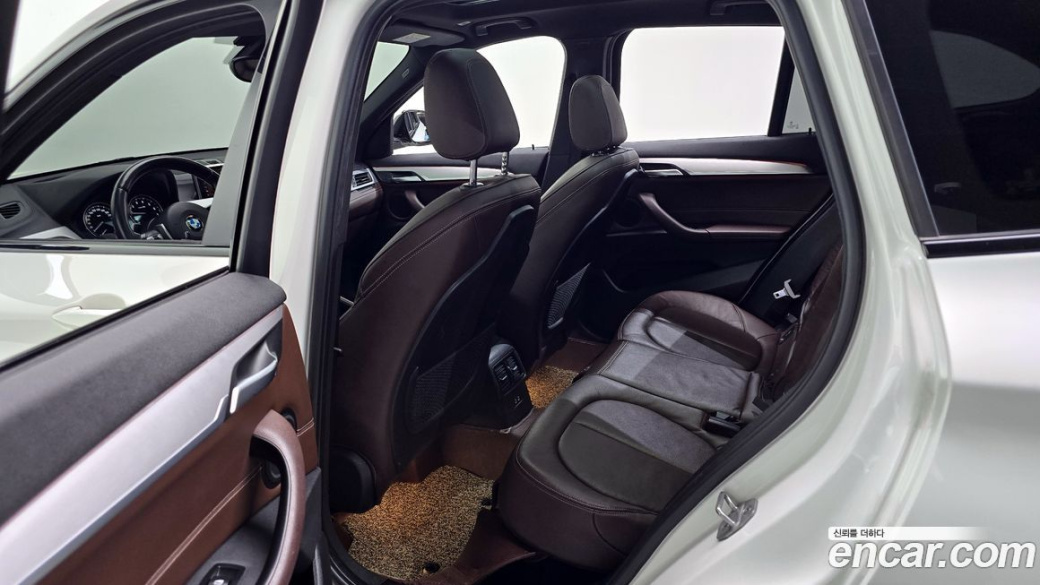 BMW X1 xDrive 20i M Sport, 2022