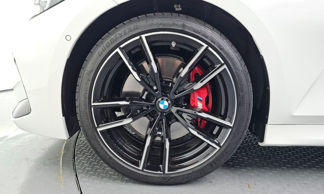 BMW 3-Series M340i Pro, 2025