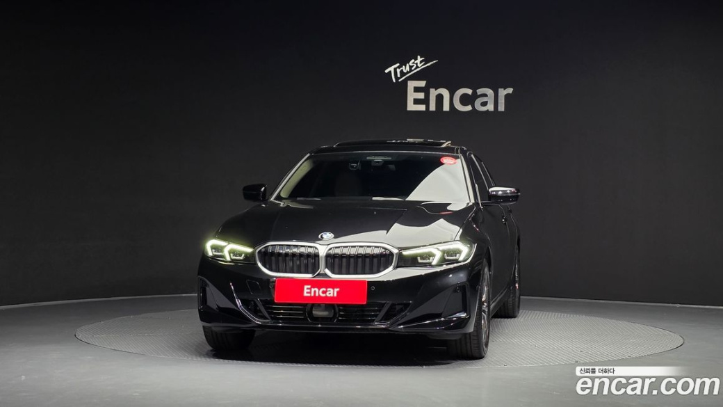 BMW 3-Series 320i, 2023