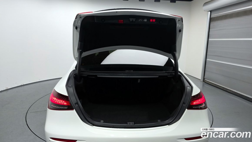 Mercedes-Benz E-Class E350 4MATIC Exclusive, 2023