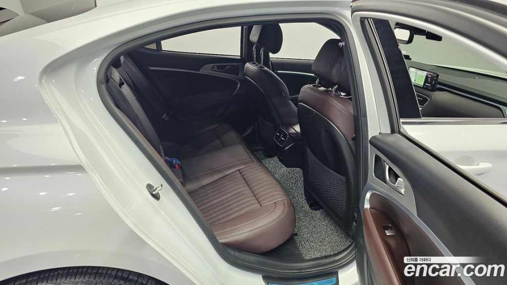 Genesis G70 Gasoline 2.0T 2WD, 2023
