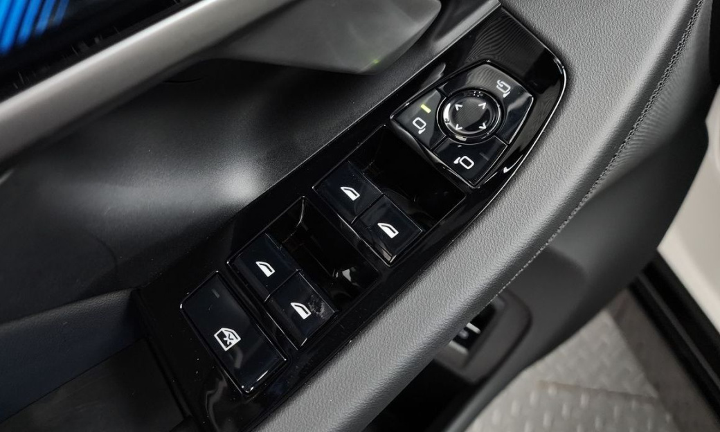 BMW 5-Series 520i M Sport, 2025