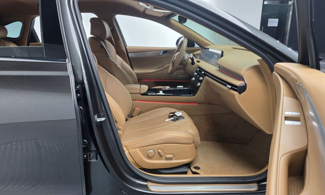 Genesis G80 Gasoline 2.5 Turbo AWD, 2025