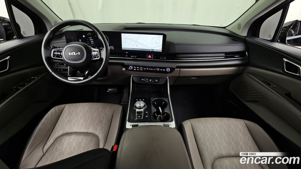 Kia Carnival 9-Seater Prestige, 2024