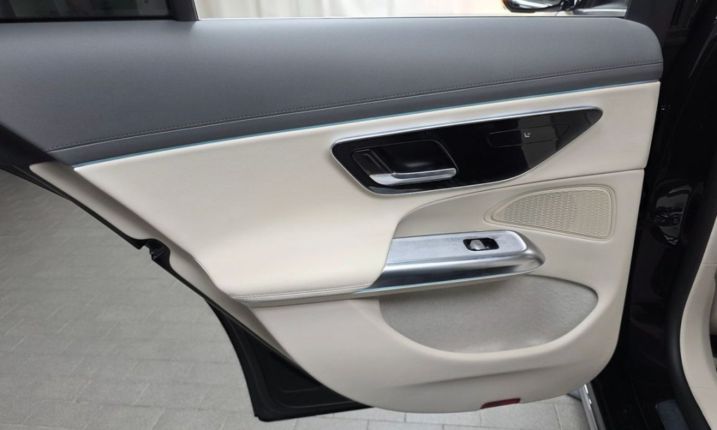 Mercedes-Benz E-Class E220d 4MATIC Exclusive, 2024