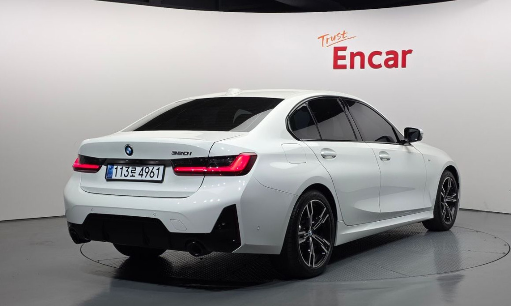 BMW 3-Series 320i M Sport, 2024