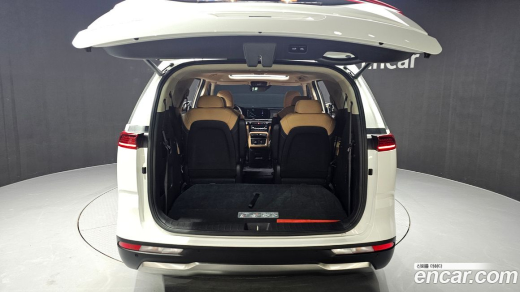 Kia Carnival 9-Seater Signature, 2023