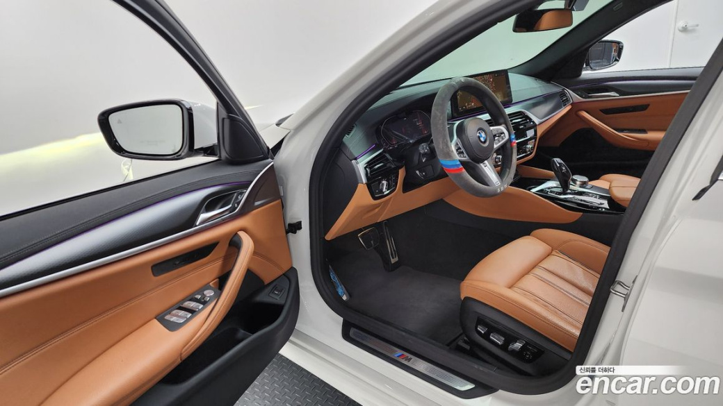 BMW 5-Series 520i M Sport, 2023