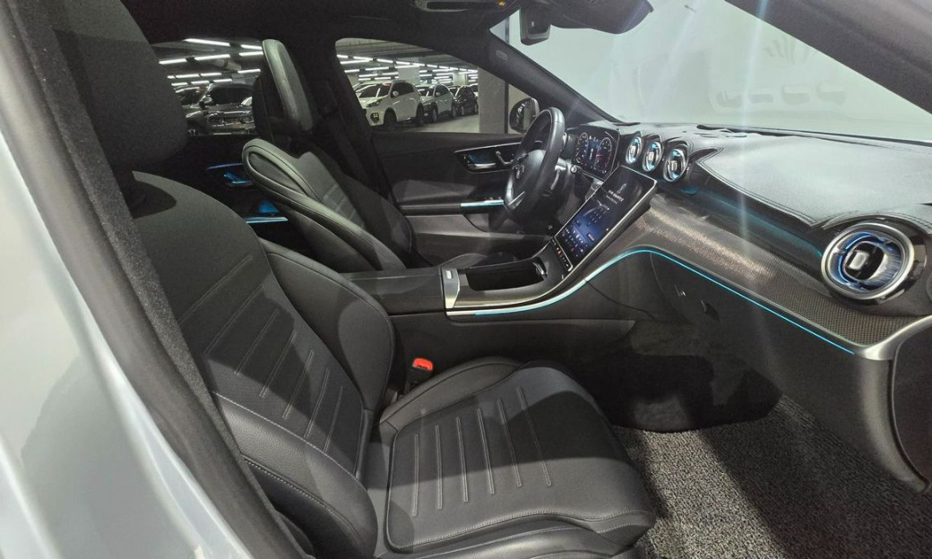 Mercedes-Benz C-Class C300 4MATIC AMG Line, 2023