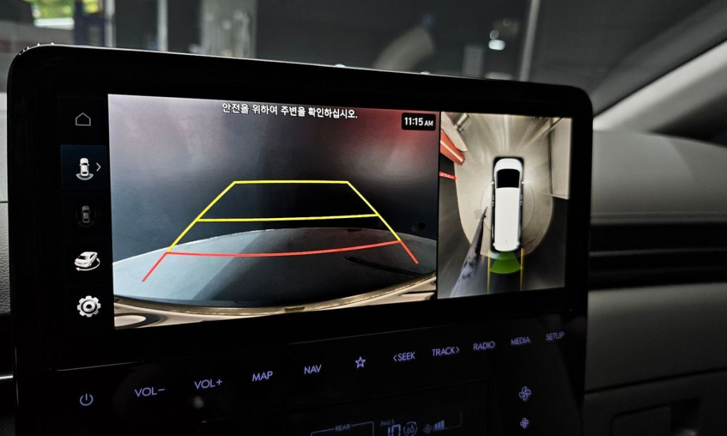 Hyundai Staria Lounge 7-Seater, 2022