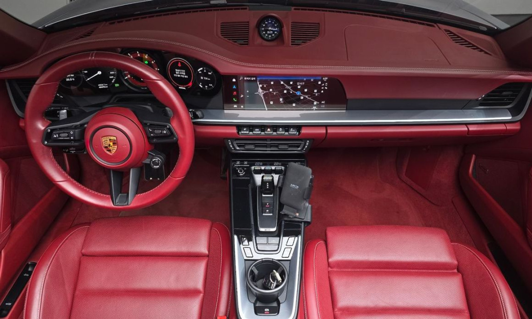 Porsche 911 Carrera 4 GTS Cabriolet, 2022