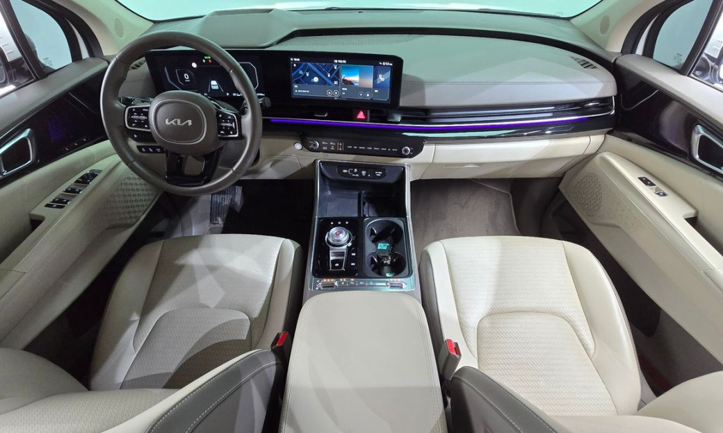 Kia Carnival 7-Seater Signature, 2024