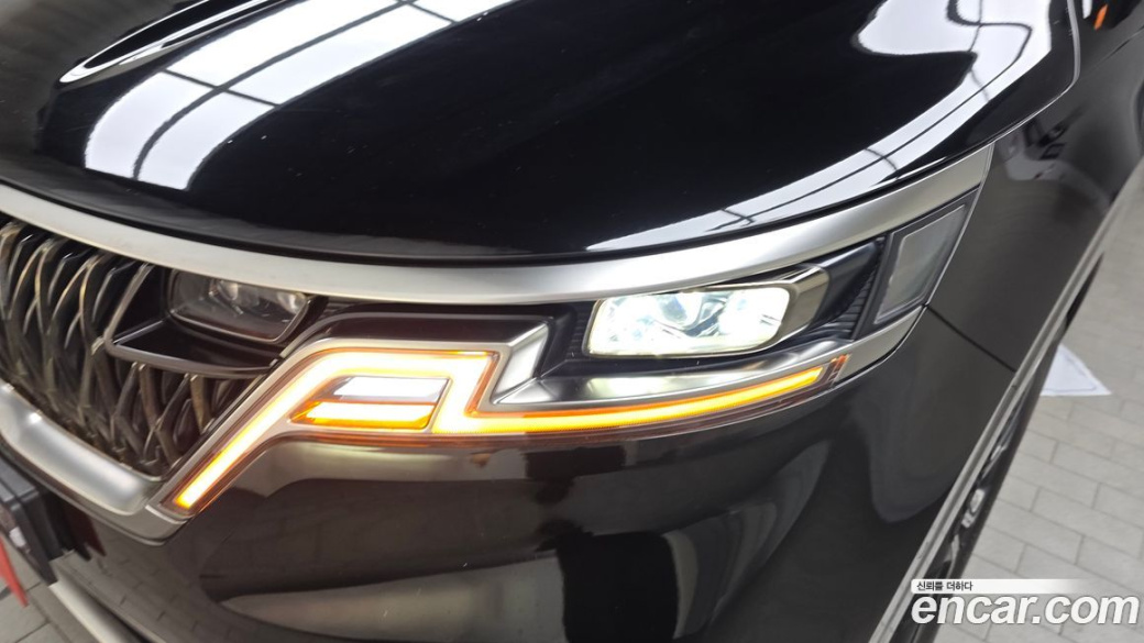 Kia Carnival 9-Seater Signature, 2023