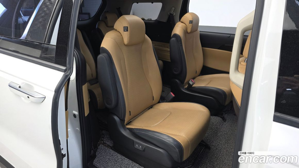 Kia Carnival 9-Seater Noblesse, 2023