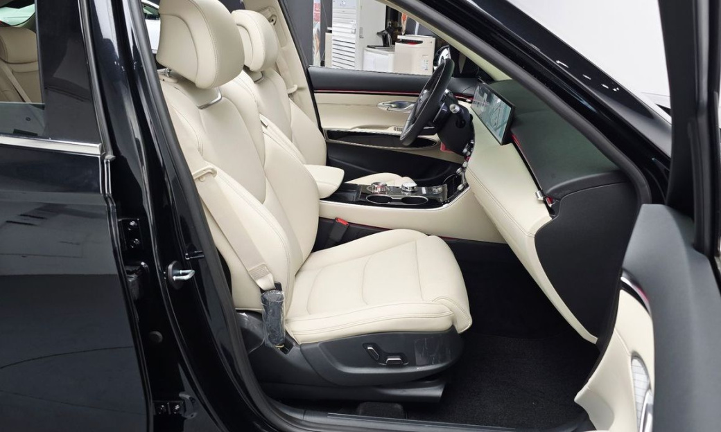 Genesis GV70 2.5T Gasoline AWD, 2025