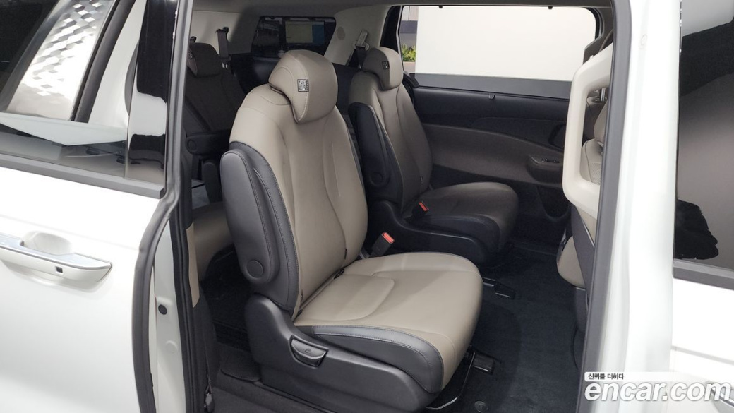 Kia Carnival 9-Seater Noblesse, 2024
