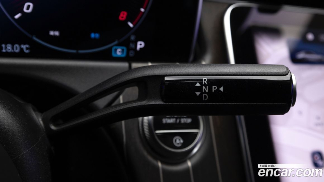 Mercedes-Benz E-Class E300 4MATIC Exclusive, 2025