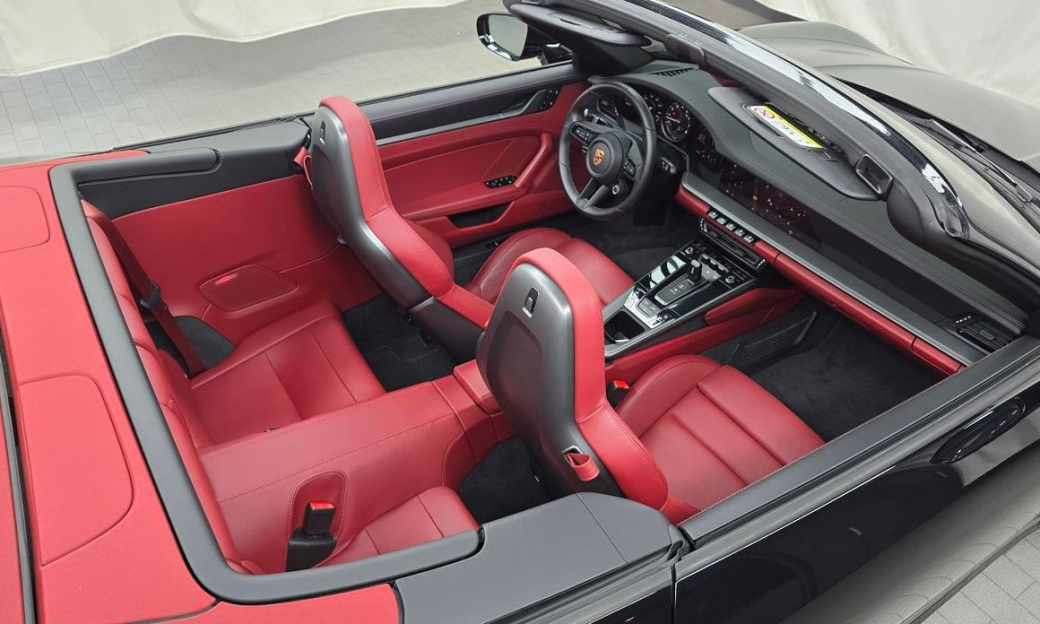 Porsche 911 Carrera 4S Cabriolet, 2024