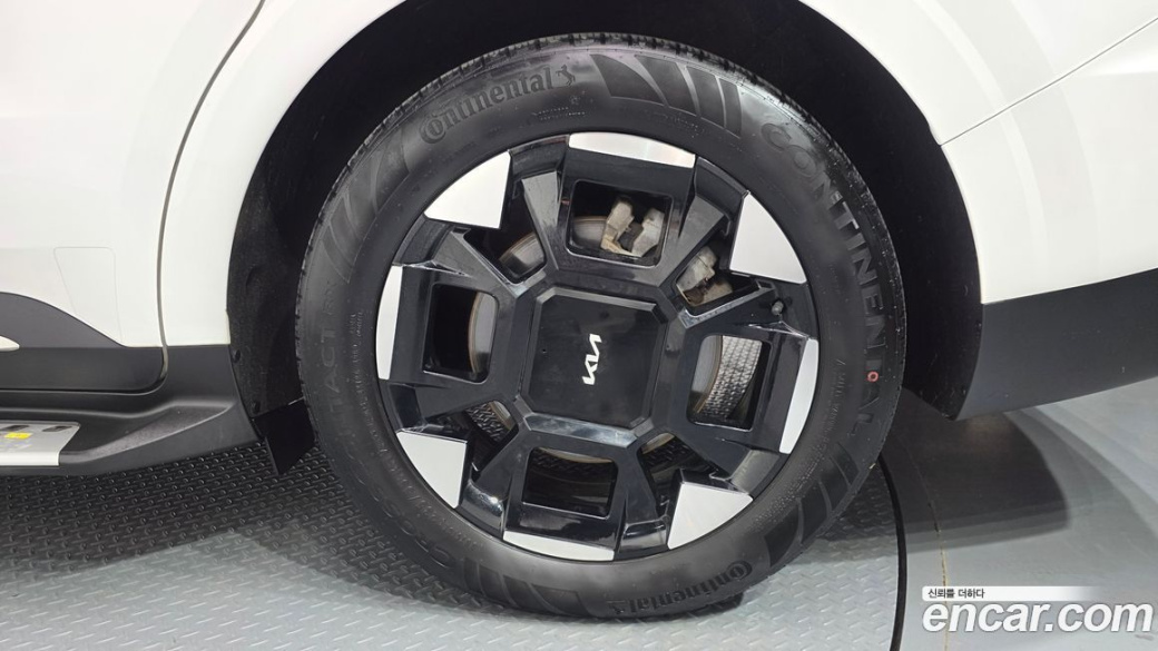 Kia Carnival 9-Seater Hi Limousine, 2024