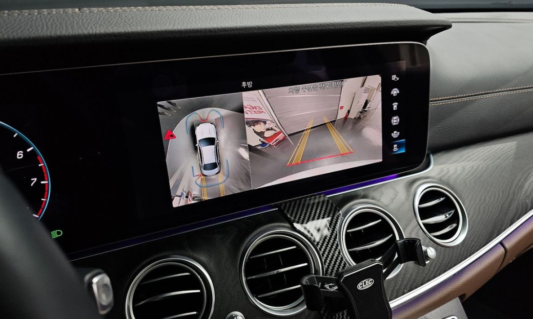 Mercedes-Benz E-Class E250 AMG Line, 2023