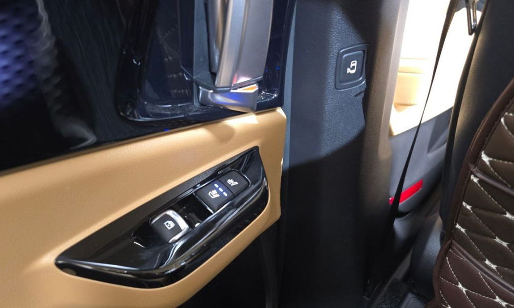 Kia Carnival 9-Seater Signature, 2022