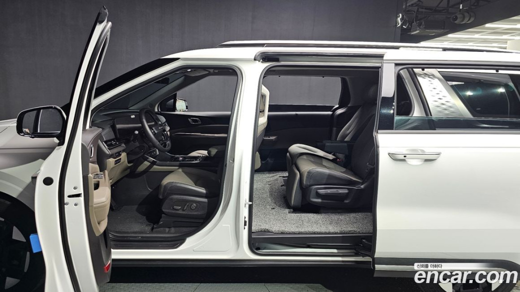Kia Carnival 7-Seater Noblesse, 2025
