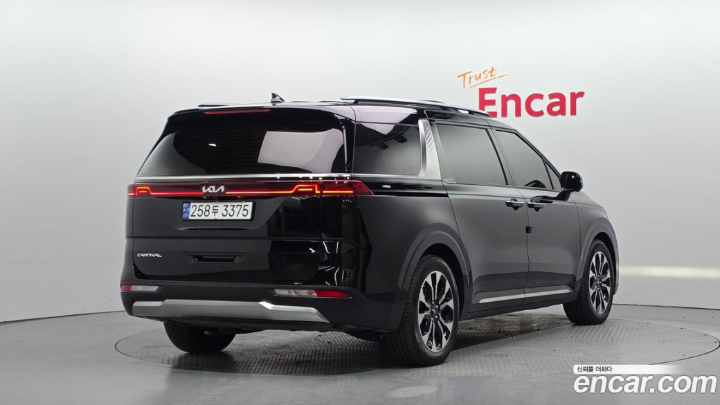 Kia Carnival 9-Seater Signature, 2022