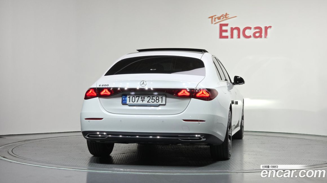 Mercedes-Benz E-Class E200 Avantgarde, 2024
