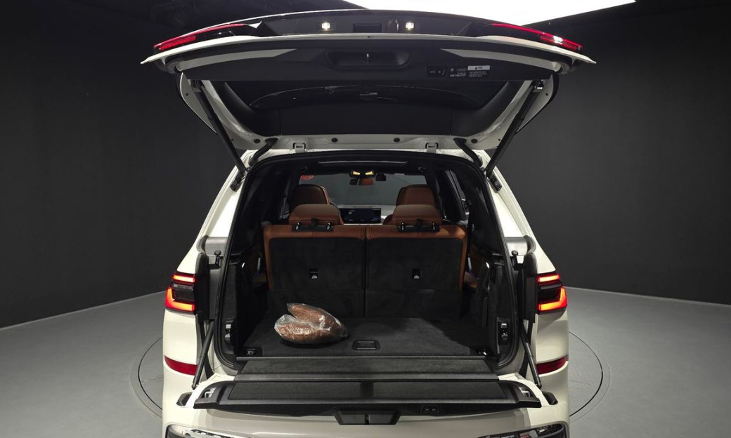 BMW X7 xDrive 40i M Sport 6STR, 2025