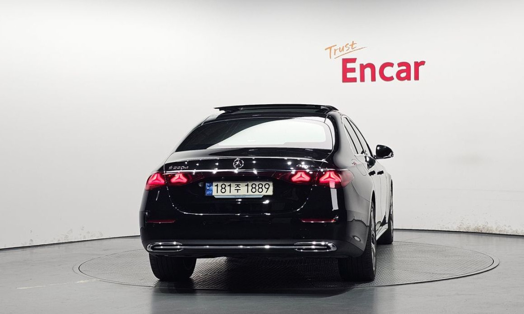 Mercedes-Benz E-Class E220d 4MATIC Exclusive, 2024