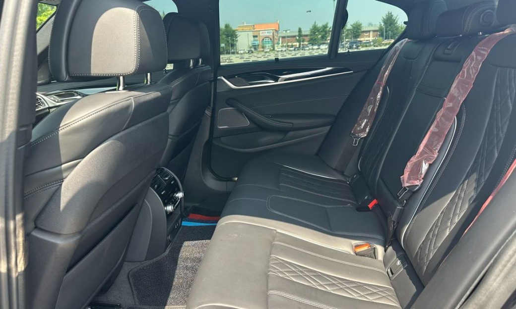 BMW 5-Series 530i xDrive M Sport Package, 2022