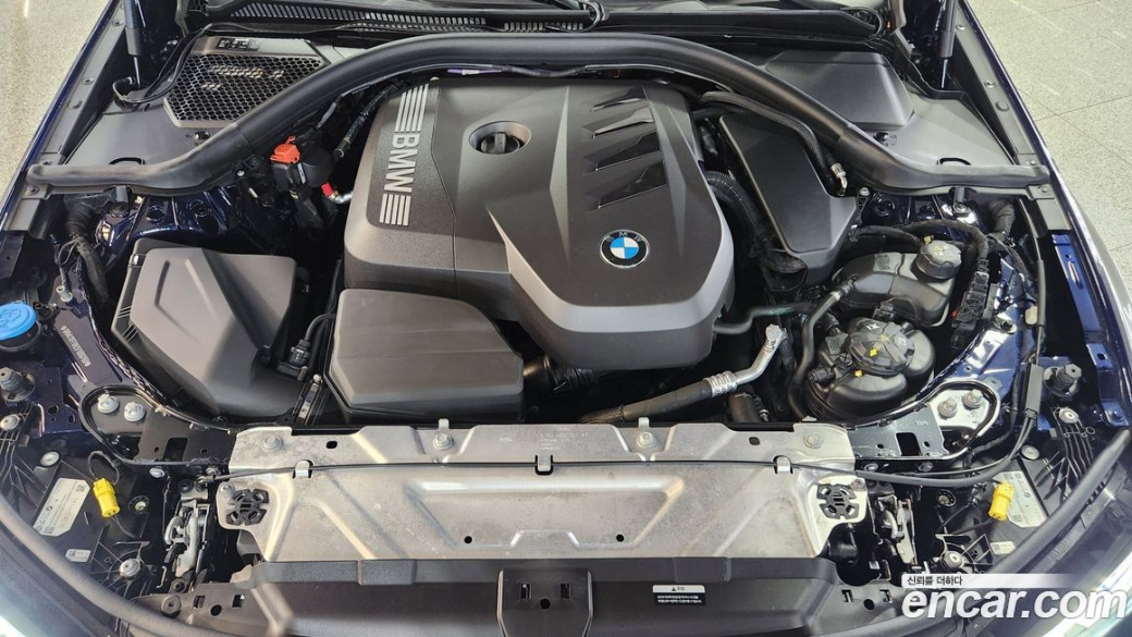 BMW 3-Series 320i M Sport, 2025