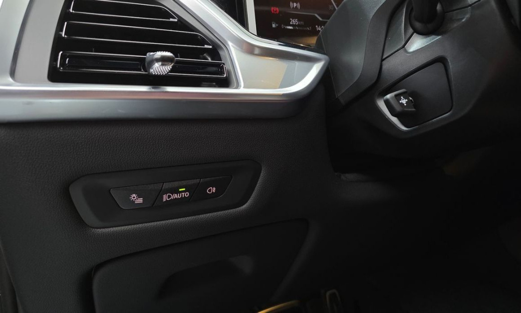 BMW X6 xDrive40i M Sport, 2025