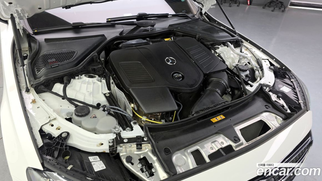 Mercedes-Benz E-Class E200 Avantgarde, 2025
