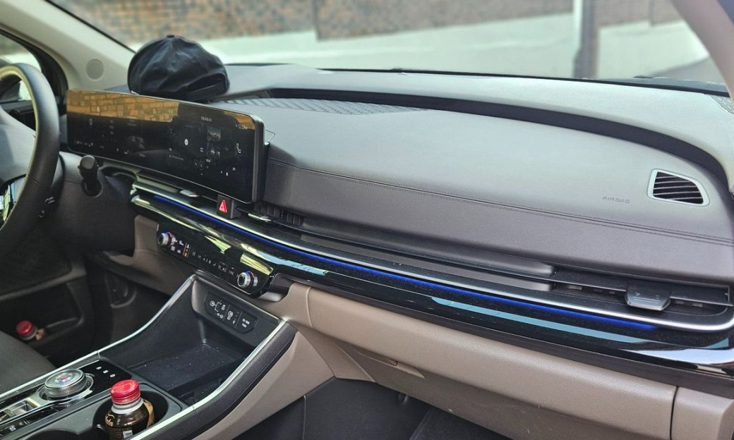 Kia Carnival 9-Seater Gravity, 2025