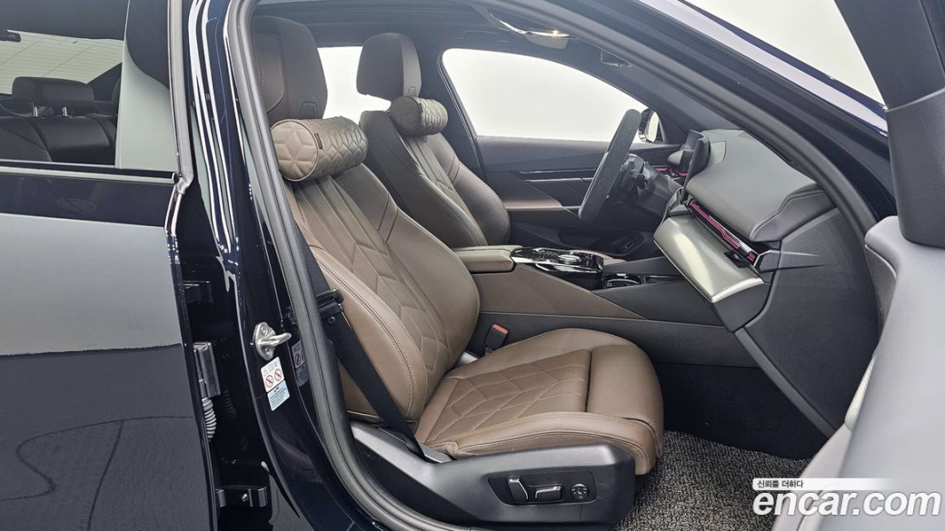BMW 5-Series 520i M Sport, 2024