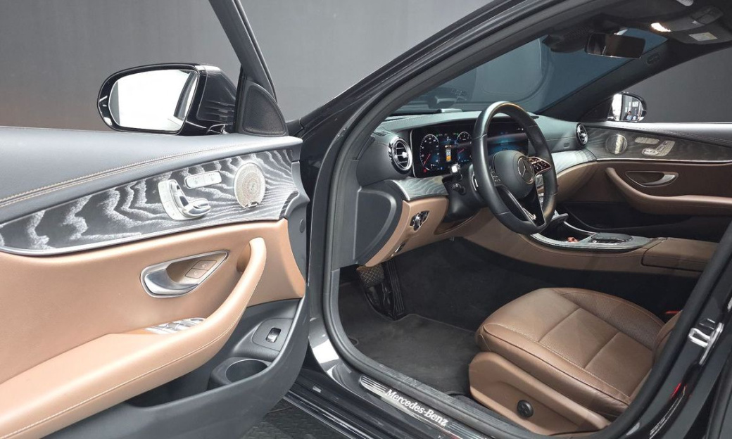 Mercedes-Benz E-Class E350 4MATIC Exclusive, 2023