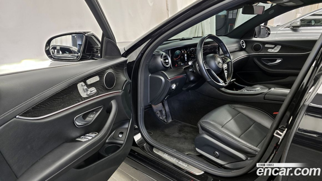 Mercedes-Benz E-Class E250 AMG Line, 2023