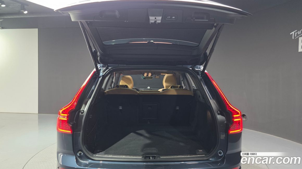 Volvo XC60 B5 Inscription, 2022