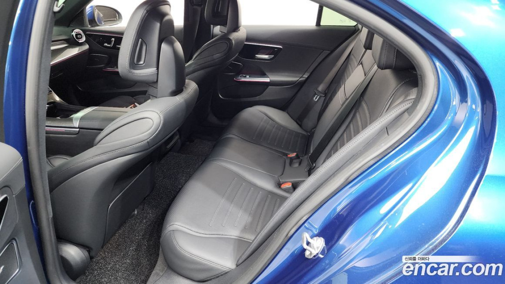 Mercedes-Benz C-Class C300 4MATIC AMG Line, 2023